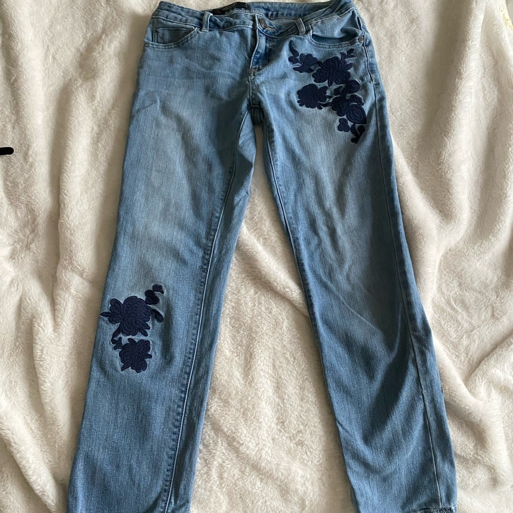 EMBROIDERED FLORAL VERA WANG JEANS